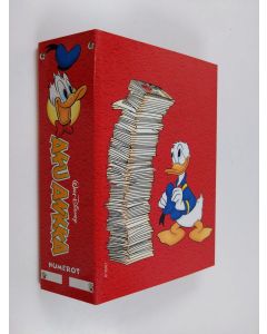 Kirjailijan Walt Disney uusi teos Aku Ankka puolivuosikerta 2003 : numerot 1-26 kansiossa