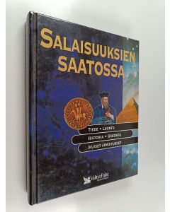 käytetty kirja Salaisuuksien saatossa