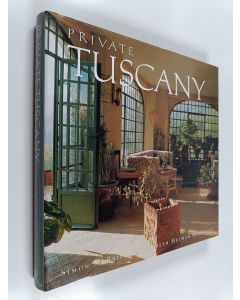 Kirjailijan Elizabeth Helman-Minchilli käytetty kirja Private Tuscany