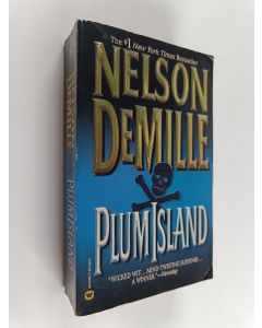 Kirjailijan Nelson DeMille käytetty kirja Plum Island