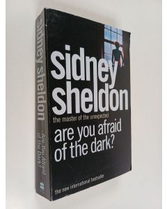 Kirjailijan Sidney Sheldon käytetty kirja Are you afraid of the dark?