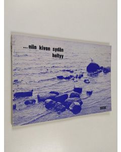 käytetty kirja ...niin kiven sydän heltyy : Joensuussa 7.-10.8.1975 pidettävien yleisten kirkkopäivien valmistelukirja