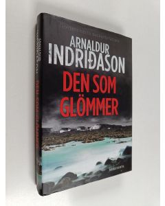 Kirjailijan Arnaldur Indriðason käytetty kirja Den som glömmer