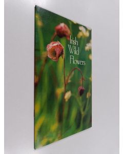 Kirjailijan Ruth Isabel Ross käytetty teos Irish Wild Flowers