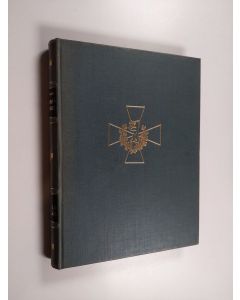 Kirjailijan Eero Kuussaari käytetty kirja Heimosodat 1918-1922 1 : Taistelu Petsamosta