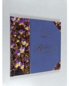 Kirjailijan Matti Väisänen käytetty kirja Rakkaus on suurin