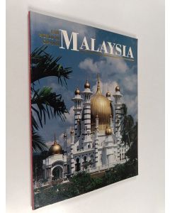 Kirjailijan R. Ian Lloyd & Wendy Moore käytetty kirja Our World in Colour : Malaysia