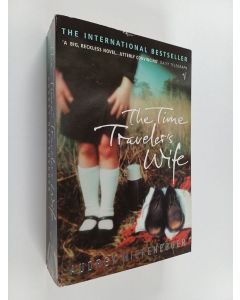 Kirjailijan Audrey Niffenegger käytetty kirja The Time Traveler's Wife