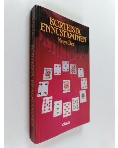 Kirjailijan Nerys Dee käytetty kirja Korteista ennustaminen