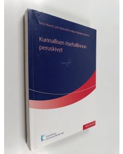 käytetty kirja Kunnallisen itsehallinnon peruskivet