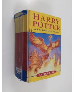 Kirjailijan J. K. Rowling käytetty kirja Harry Potter and the Order of the Phoenix