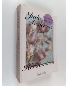 Kirjailijan Jude Deveraux käytetty kirja Herääminen