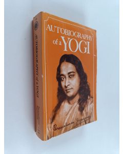 Kirjailijan Paramhansa Yogananda käytetty kirja Autobiography of a Yogi