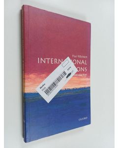 Kirjailijan Paul Wilkinson käytetty kirja International relations : A very short introduction
