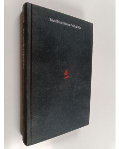 Kirjailijan Gabriel Garcia Marquez käytetty kirja Oudot vaeltajat : kaksitoista kertomusta