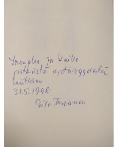 Kirjailijan Eila Tarvanen käytetty kirja Poltettua savea (signeerattu)