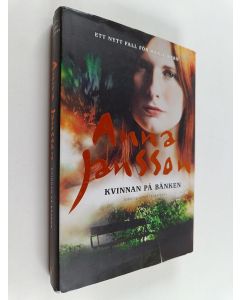 Kirjailijan Anna Jansson käytetty kirja Kvinnan på bänken