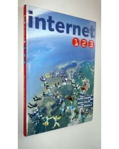 Kirjailijan Paavo Ahonen käytetty kirja Internet 123
