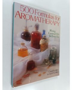 Kirjailijan David Schiller & Carol Schiller käytetty kirja 500 Formulas for Aromatherapy - Mixing Essential Oils for Every Use