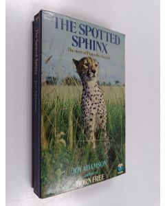 Kirjailijan Joy Adamson käytetty kirja The Spotted Sphinx