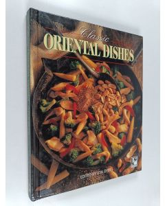 Kirjailijan Sue Ashworth käytetty kirja Classic Oriental Dishes