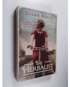 Kirjailijan Niamh Boyce käytetty kirja The herbalist