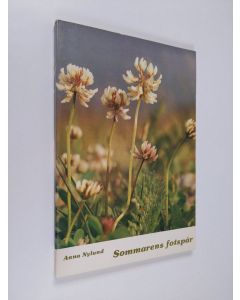Kirjailijan Anna Nylund käytetty kirja Sommarens fotspår