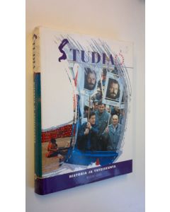 Tekijän Matti ym. Eskola  käytetty kirja Studia : studia-tietokeskus 4, Historia ja yhteiskunta