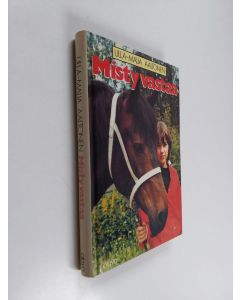 Kirjailijan Ulla-Maija Aaltonen käytetty kirja Misty vastaa