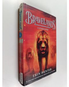 Kirjailijan Erin Hunter käytetty kirja Oathkeeper