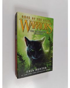 Kirjailijan Erin Hunter käytetty kirja The forgotten warrior
