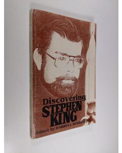 käytetty kirja Discovering Stephen King