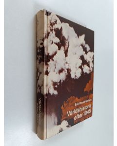 Kirjailijan Erik Reske-Nielsen käytetty kirja Världshistoria efter 1945