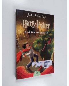 Kirjailijan J. K. Rowling käytetty kirja Harry Potter y la cámara secreta