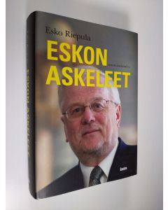 Kirjailijan Esko Riepula uusi kirja Eskon askeleet : omaelämäkerta (UUDENVEROINEN)