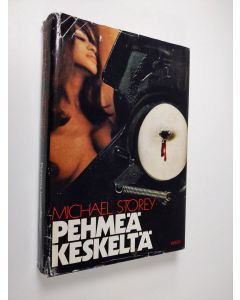 Kirjailijan Michael Storey käytetty kirja Pehmeä keskeltä