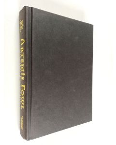 Kirjailijan Eoin Colfer käytetty kirja Artemis Fowl : the opal deception