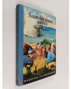 Kirjailijan Väinö Riikkilä käytetty kirja Saarelta nousi savua