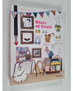 Kirjailijan Victoria Woodcock käytetty kirja State of Craft