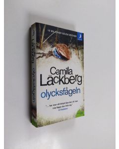 Kirjailijan Camilla Läckberg käytetty kirja Olycksfågeln