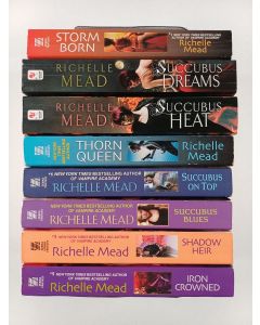 Kirjailijan Richelle Mead käytetty kirja Richelle Mead setti (8 kirjaa)