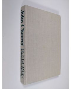 Kirjailijan John Cheever käytetty kirja Falconer