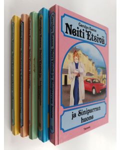 Kirjailijan Carolyn Keene käytetty kirja Neiti Etsivä -setti (5 kirjaa) : Neiti Etsivä ja Siniparran huone ; Neiti Etsivä ja balettitossujen arvoitus ; Neiti Etsivä Havaijilla ; Neiti Etsiväja Kalliovuorten arvoitus ; Neiti Etsivä maksaa velkansa