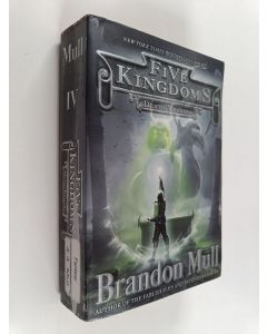 Kirjailijan Brandon Mull käytetty kirja Death Weavers