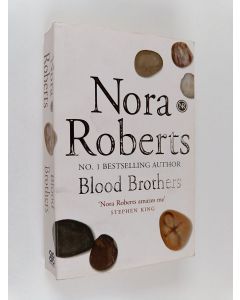Kirjailijan Nora Roberts käytetty kirja Blood Brothers