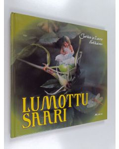 Kirjailijan Laura Antikainen käytetty kirja Lumottu saari