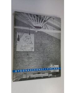 Kirjailijan Nils Erik Wickberg käytetty kirja Byggnadskonst i Finland