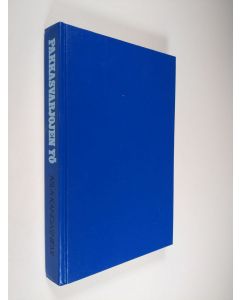 Kirjailijan Asla Kangasniemi käytetty kirja Pakkasvarjojen yö