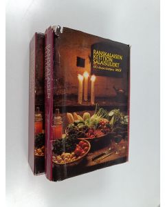 Tekijän Julia ym. Child  käytetty kirja Ranskalaisen keittiön salaisuudet : 800 alkuperäistä ranskalaista ruuanvalmistusohjetta (kotelossa)