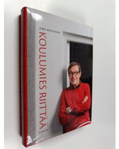 Kirjailijan Jyrki Koulumies käytetty kirja Koulumies riittää